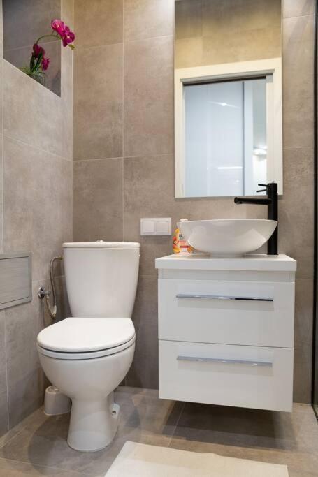 Shy But Shining! Lovely, Stylish & Fully Equipped. Apartment คราคูฟ ภายนอก รูปภาพ