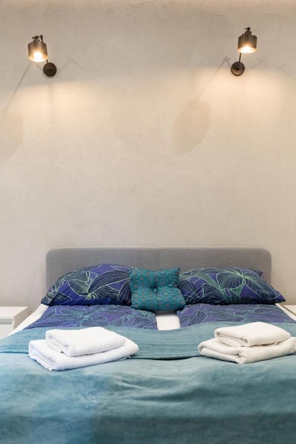 Shy But Shining! Lovely, Stylish & Fully Equipped. Apartment คราคูฟ ภายนอก รูปภาพ